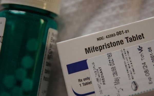 Man Hospitalized After Being Beaten with Metal Pipe in Illinois